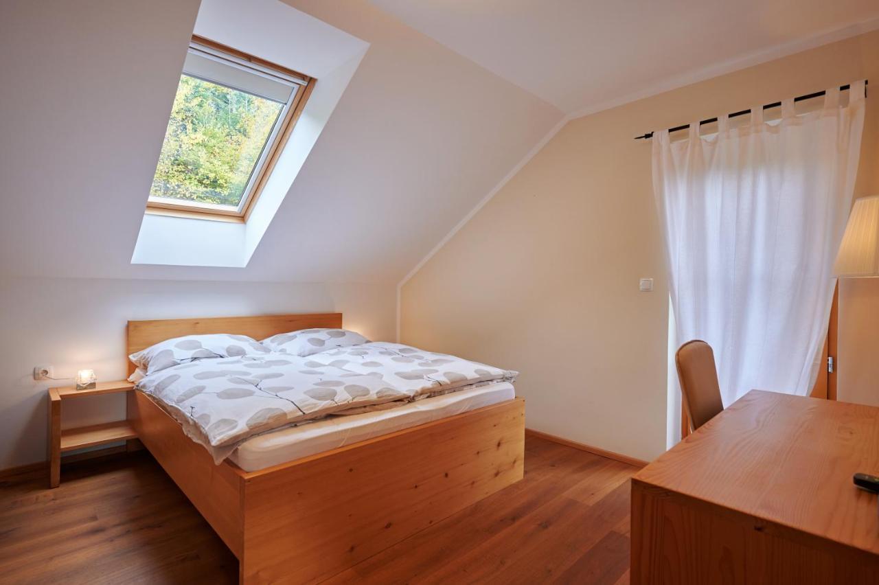 Guest House Hiša Sonca Luče Extérieur photo