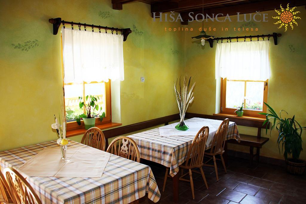 Guest House Hiša Sonca Luče Extérieur photo